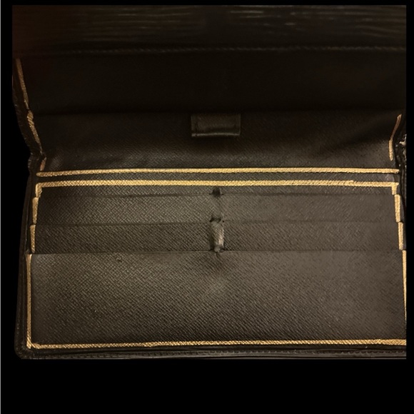 Louis Vuitton Black Epi Sarah Wallet – Hand-Painted Art Deco - Picture 5 of 16